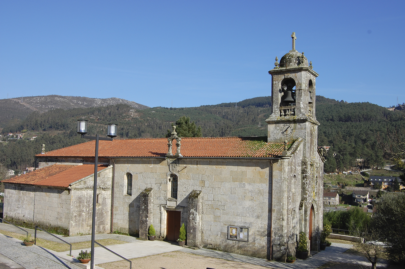 Igrexa de Santa Baia de Mos 2